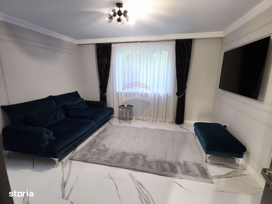 Apartament cu 5 camere de vânzare în zona Precista