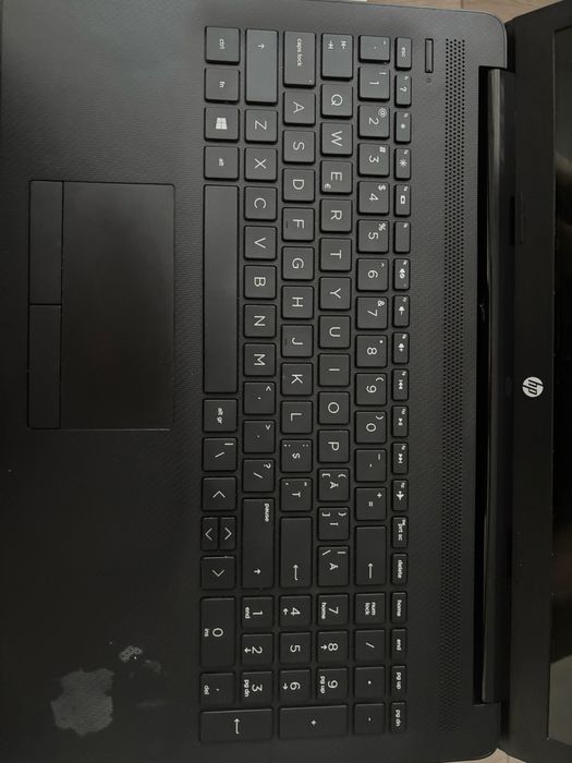 Laptop HP model 15-da0195nq