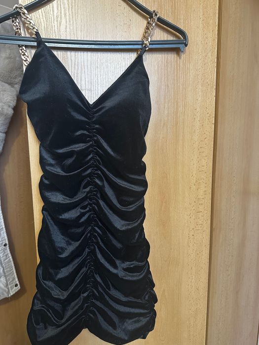 Дамска рокля по тялото