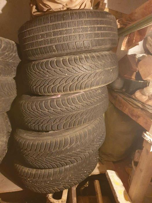 Vând 4 roți Logan 500 RON