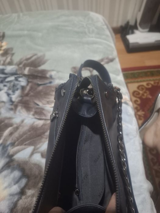 Продам  кожаную  сумку