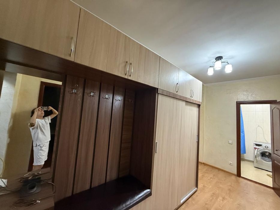Сдается двухкомнатная квартира в мкр карлыгаш за 180000 на 4 этаже