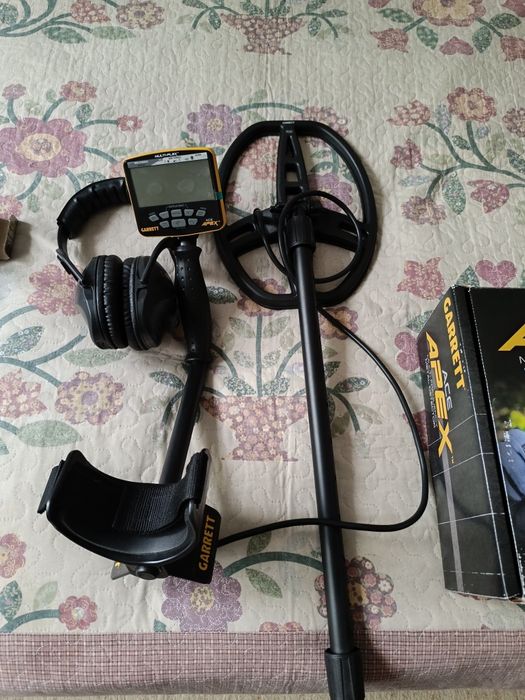 Продам металлоискатель