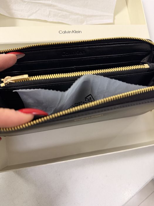 Дамски портфейл Calvin Klein, черен цвят