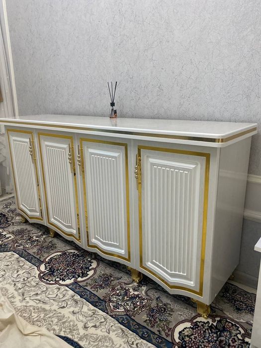 Цехдан кошона хайтек улубидаги пенал ва камодлар