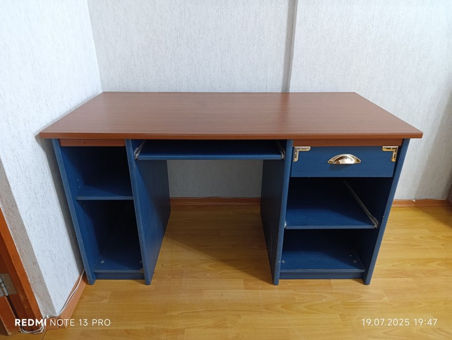 Продаю стол для работ
