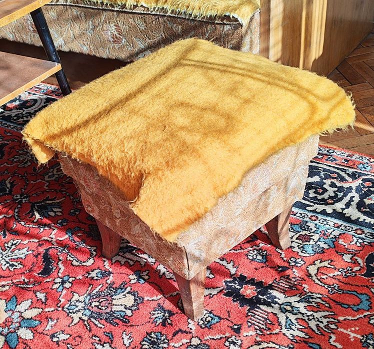 Ретро диван с 2 бр. фотьойли и 2 бр. табуретки