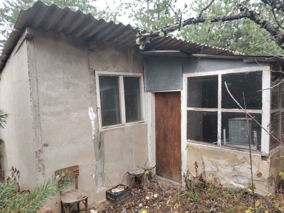 Вила с двор в Нови Искър