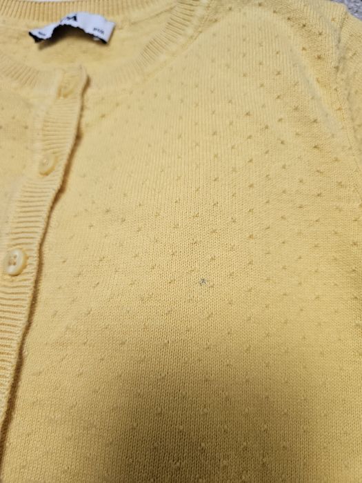 Set 2 pulovere fete H&M mărimea 128 – alb & galben, stare bună