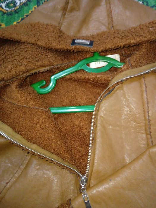 Yap yangi Ichi issiq toza koja kurtka sotiladi