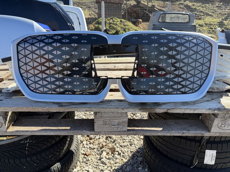 Решетка BMW X1 U11 U12