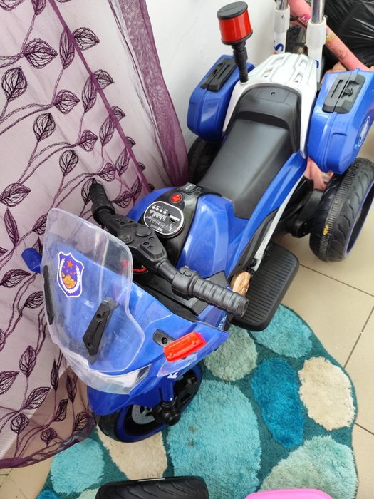 Vând două motor una băieți ,una fata