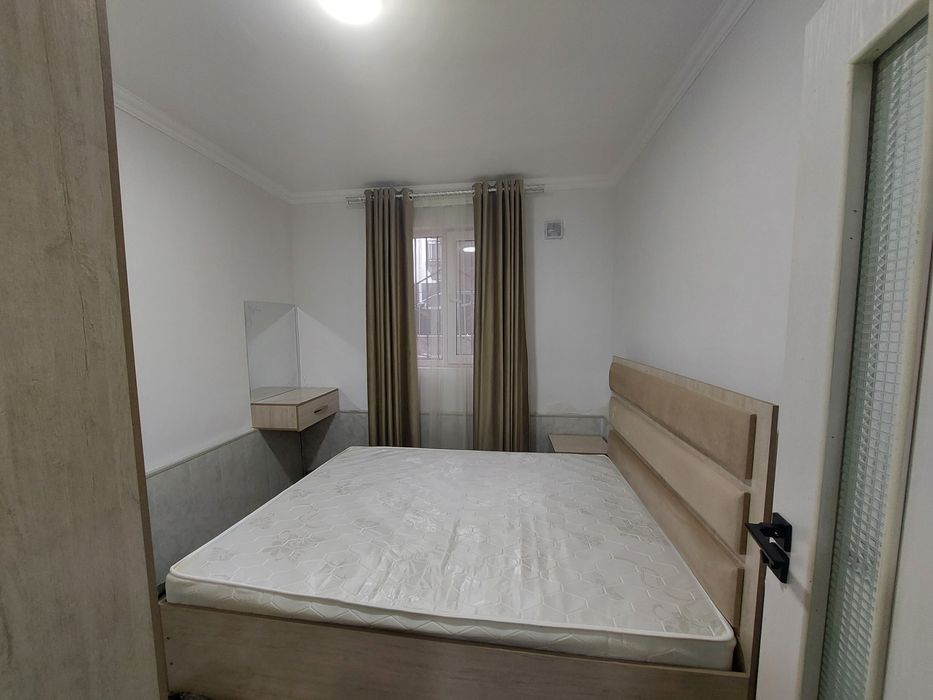 Элободда квартира сотилади 
-1 қаватда 2 хоналик. 
Жиҳозлари бор. Кон