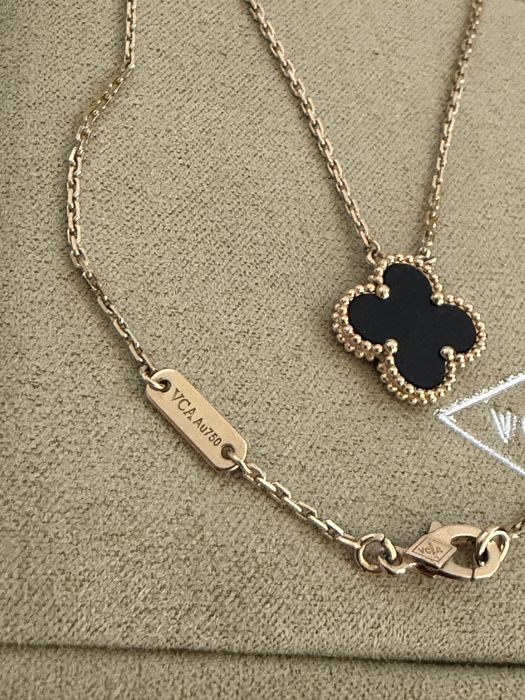 Колие Van Cleef с черен оникс