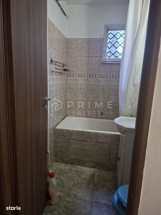 Apartament decomandat cu 3 camere Dambu Pietros
