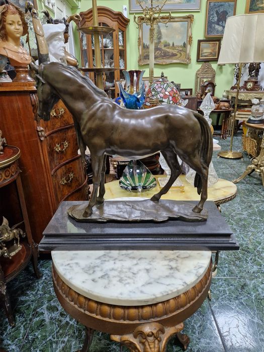 Страхотна антикварна френска бронзова авторска фигура скулптура