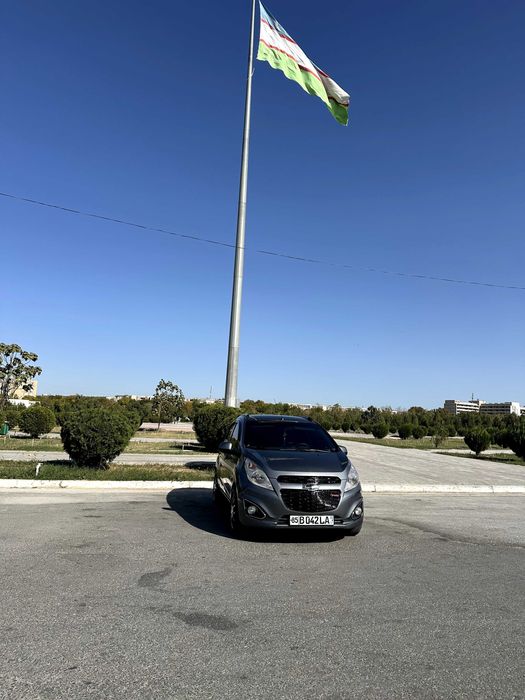 Автомобиль Chevrolet Spark
