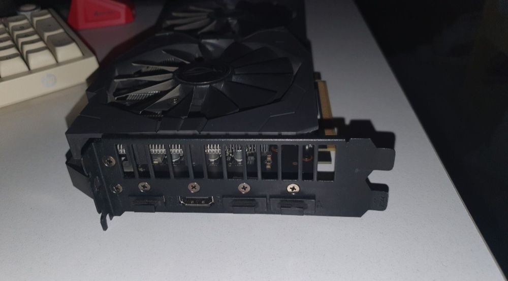 GTX 1650 Asus Rog STRIX 4gb