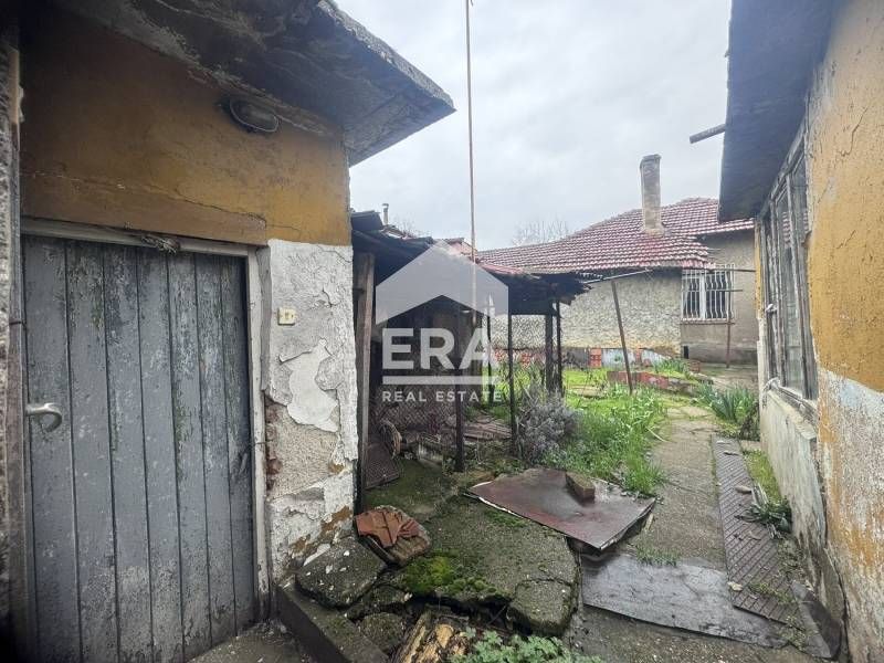 Ексклузивно от ERA Дръстър: Стара къща в центъра на гр. Силистра!