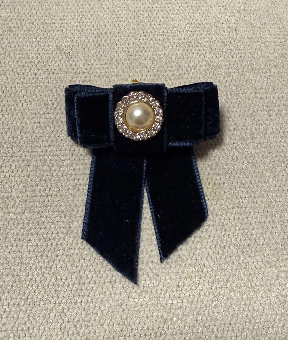 Елегантни брошки