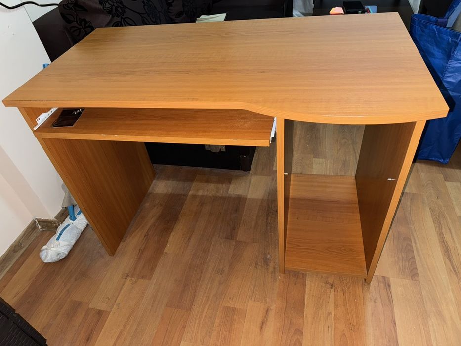 Ученическо(офис) бюро в отлично състояние