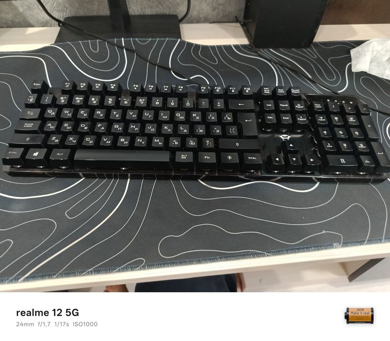 Продам клавиатуру