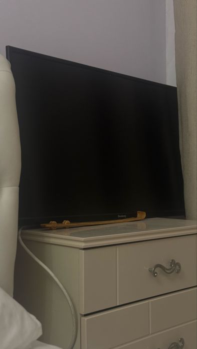 Срочно Продам телевизор Elenberg