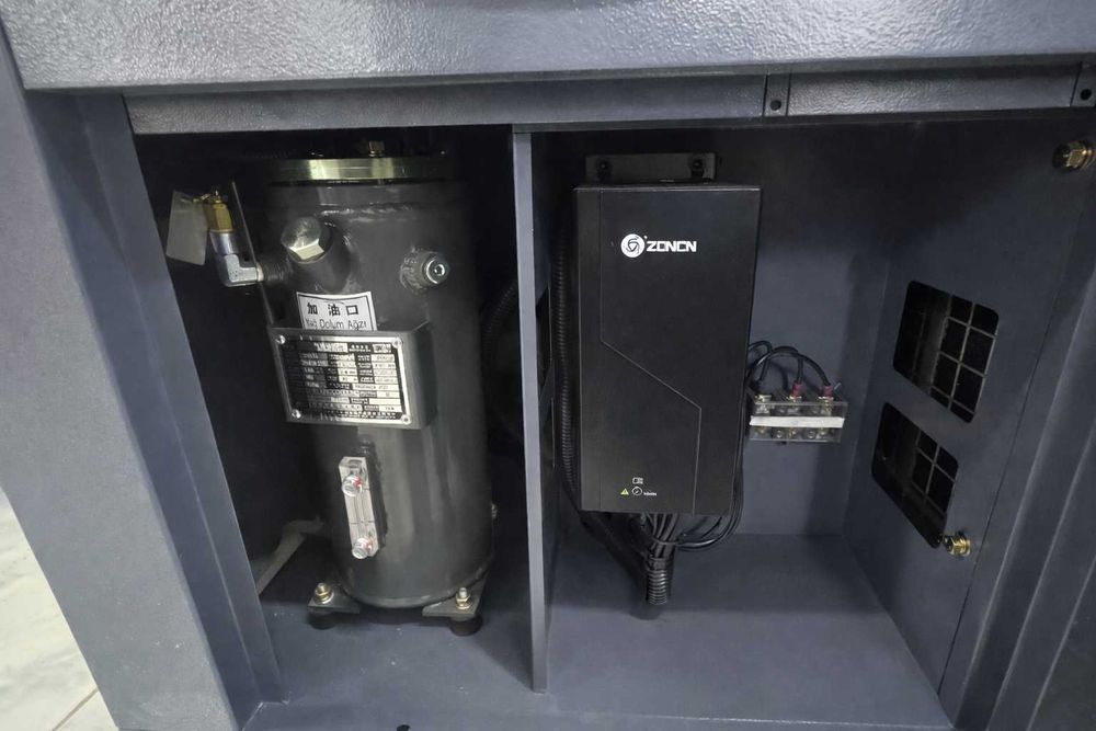 Нов винтов компресор 7.5kW PM инвертор 1200л/мин