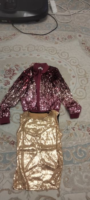 Очень красивая куртка- ветровка