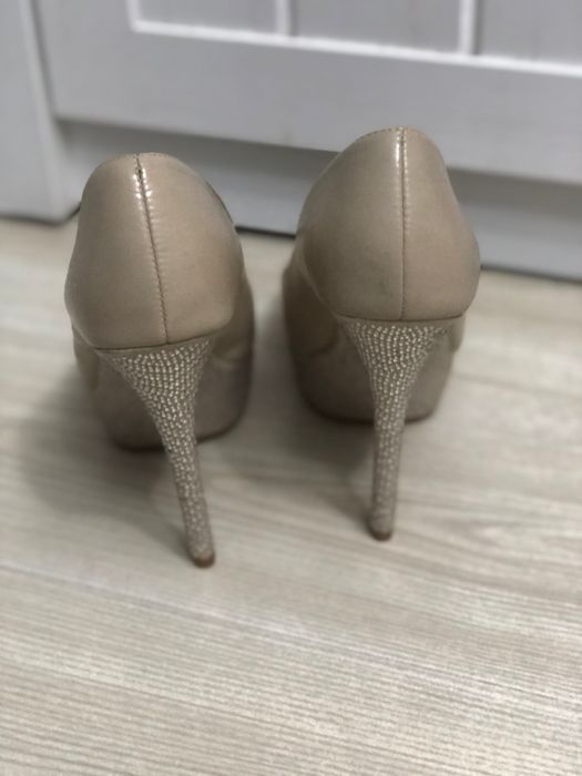 Елегантни дамски обувки ALDO