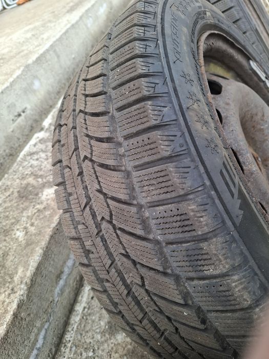 Jenți tabla cu anvelope iarna marca "Fortune" M+ S 205/55/16