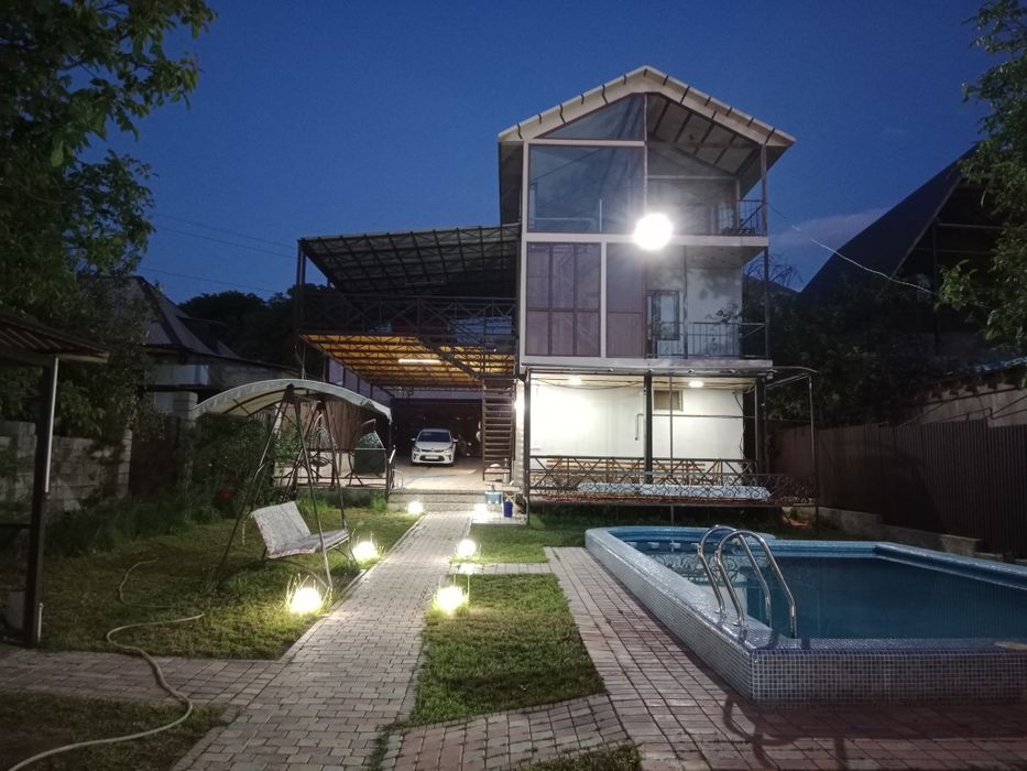 Айна Коттедж Біркөлік