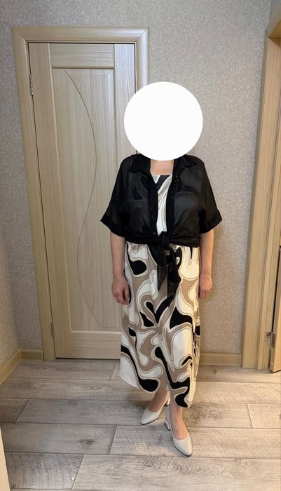 Платья и спортивный костюм