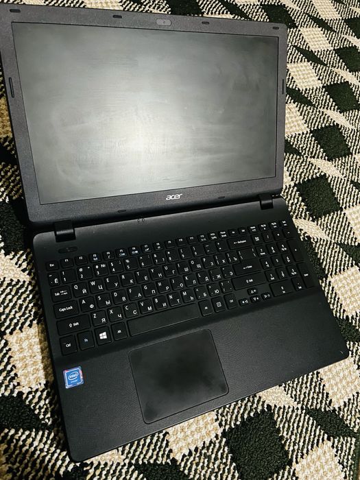 Acer holati tiniq yangide turibdi narx arzon