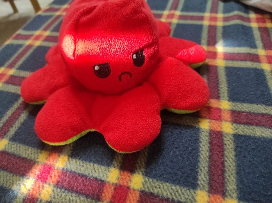 2 игрушки, 500 восьминог 1000 кактус,