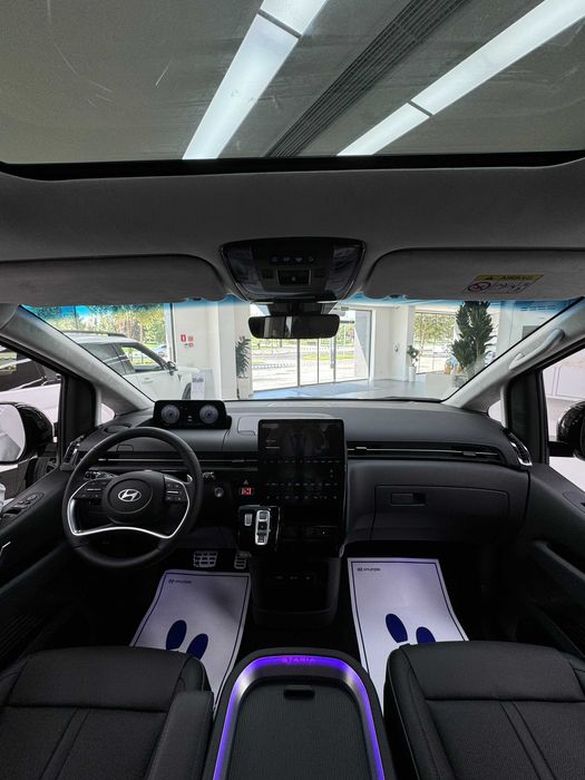 Hyundai Staria Luxe 2026