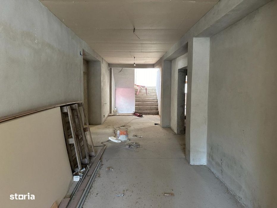 Hotel semifinisat 2300mp utili la Paltinis