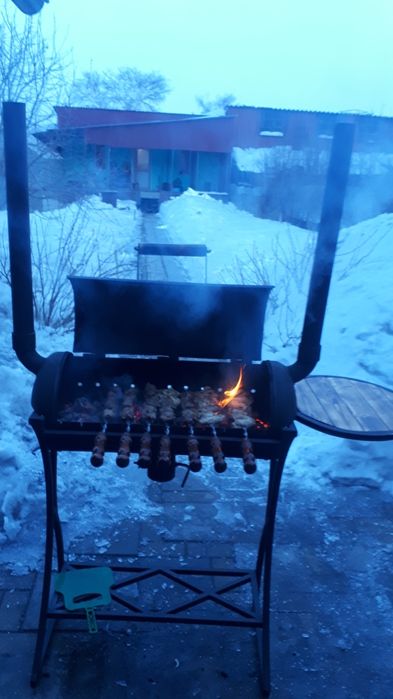 Продам мангал с крышкой