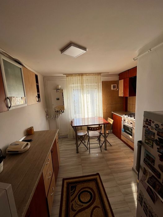 Vand apartament 3 camere zona centrala