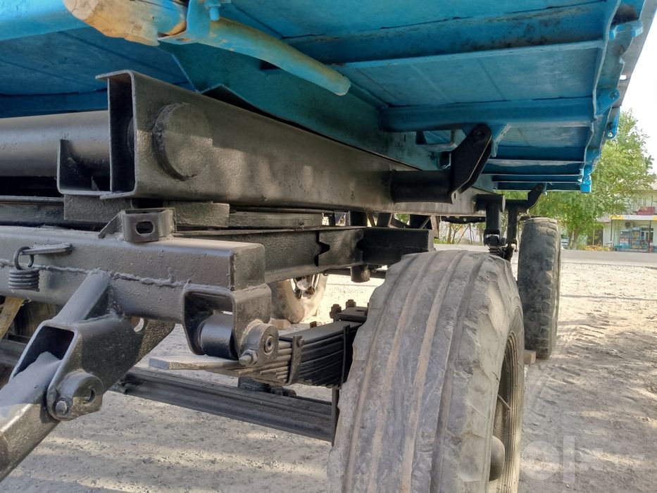 Traktor prisep trashka