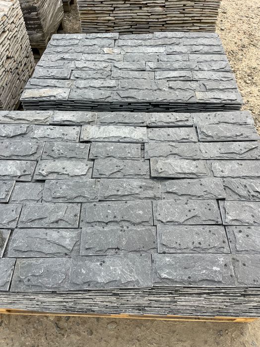 Гнайс Черен антрацит оформен естествен камък