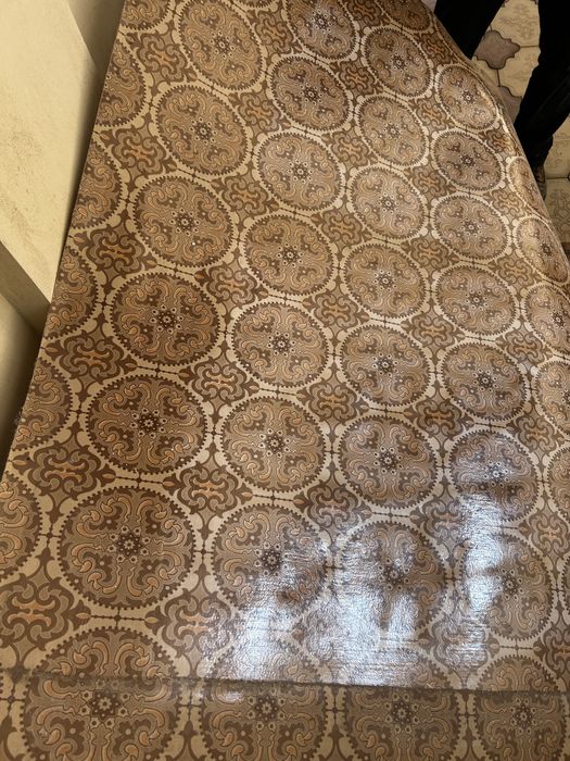 Ламинат б/у  и линолеум бу, плинтус