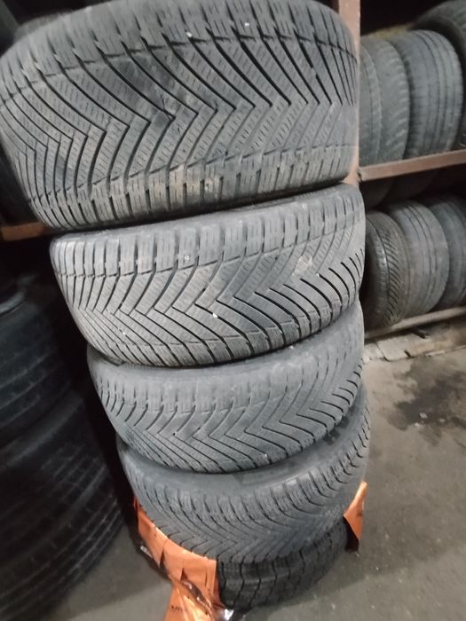 Diska balon sotiladi 215 45 r17