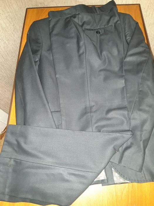 Два мужских костюма за 3000