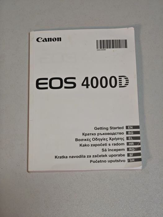 Canon 4000 D cu obiectivul 18-55 mm plus teleobiectiv Canon 75-300 mm