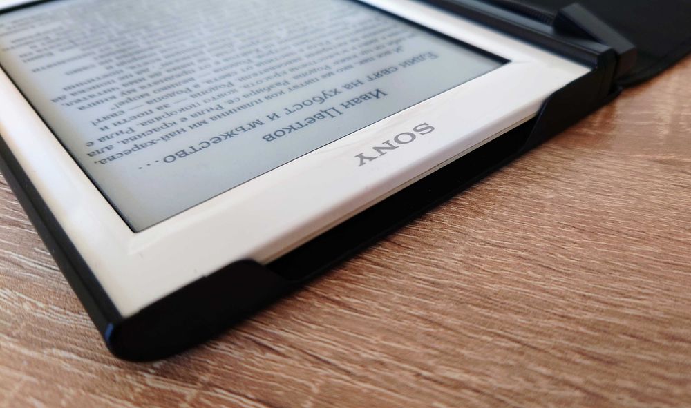 Електронен четец SONY Reader PRS-T2 / електронна книга с осветление