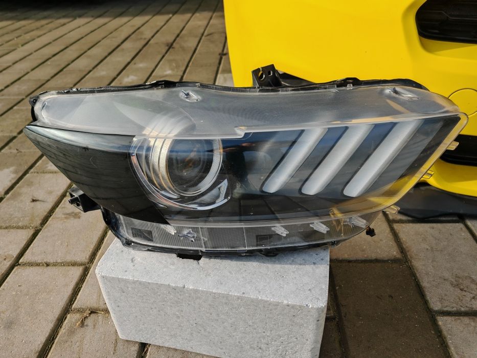 Faruri far xenon  Ford mustang oem/originale cu semnal dinamic