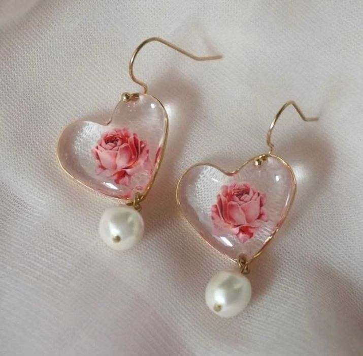 Медальони, обички,  химикали, ключодържатели ръчно изработени