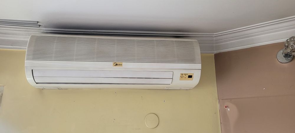 Климатици Мидея работещи