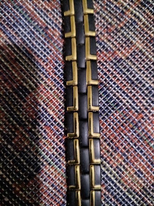 Стоманени гривни